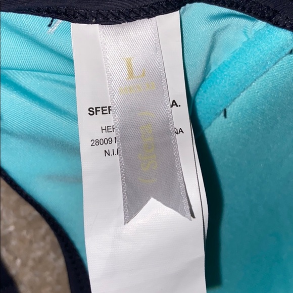 Swimsuit top - Picture 4 of 4